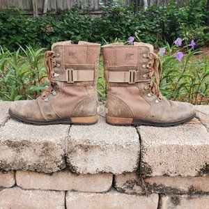 Sorel leather moto boot. Distressed, Outdoorsy.